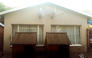 2 Bedroom Garden Cottage in Horizon View