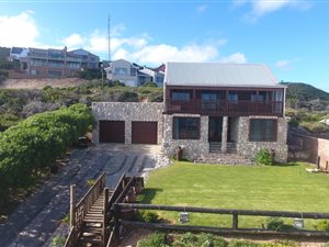 3 Bed House in Jongensfontein