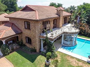 6 Bed House in White River Country Estate