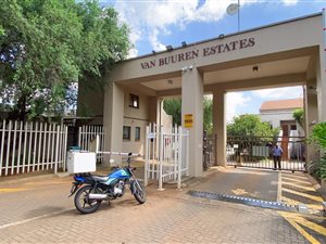 3 Bed Townhouse in Bedfordview