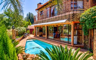 4 Bedroom House in Van Riebeeck Park