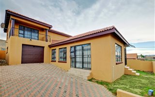 4 Bedroom House in Cosmo City