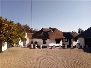 3 Bed Townhouse in Kyalami AH