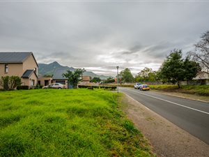 728 m² Land available in Die Bult