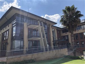 551 m² Commercial space in Weltevreden Park