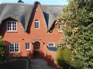 5 Bed House in Aurora