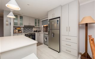 3 Bedroom Townhouse in Bloubergstrand