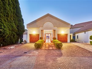 2 Bed House in Waterkloof Ridge