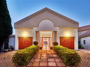 2 Bed House in Waterkloof Ridge