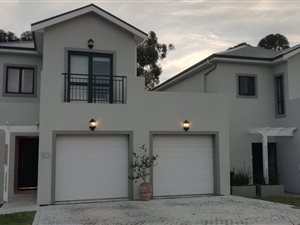 3 Bed Duplex in Schoongezicht