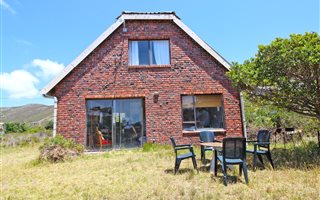 3 Bedroom House in Pringle Bay