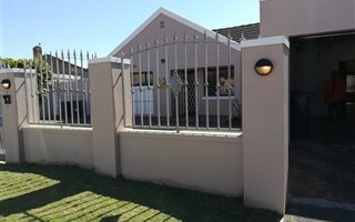 4 Bedroom House in Ottery