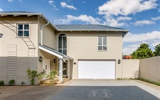 3 Bedroom House in Saxonwold