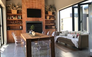 3 Bedroom House in Hazeldean (Silverlakes Surroundings)