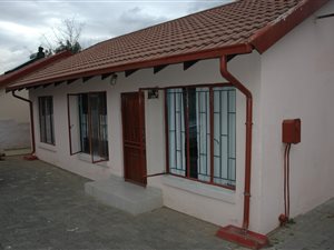 3 Bedroom Apartment in Lombardy West