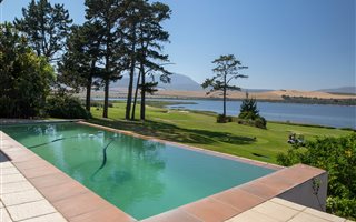 2 Bedroom House in Arabella Country Estate