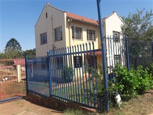 1661 m² Land available in Hatfield