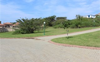 1050 m² Land available in Khamanga Bay
