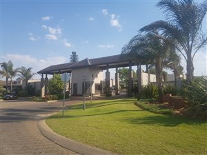 9039 m² Land available in Mooikloof Glen