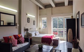 Bachelor apartment in Johannesburg Central