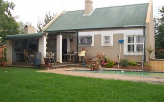 3 Bedroom House in Doringkruin