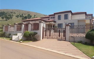 5 Bedroom House in Suiderberg