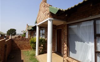 2 Bedroom Townhouse in Uitsig