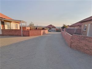 2 Bed Townhouse in The Reeds