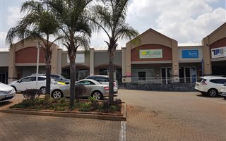 150 m² Commercial space in Moreleta Park