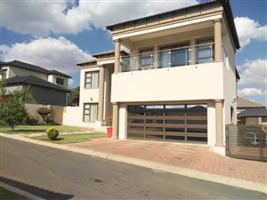 5 Bed House in Amberfield Valley