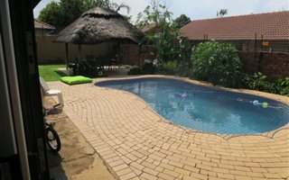 4 Bedroom House in Die Wilgers