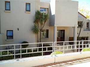 4 Bed House in Dainfern Golf Estate