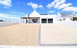 3 Bedroom House in Britannia Bay