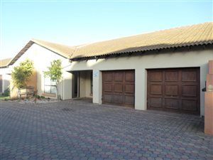 3 Bed Townhouse in Diaz Beach
