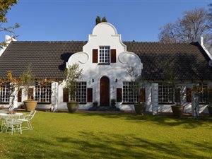 4 Bed House in Van Der Hoff Park