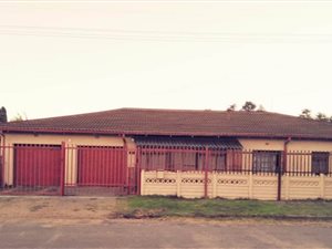 4 Bed House in Ficksburg