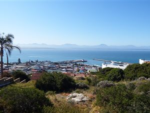 1413 m² Land available in Linkside