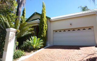 2 Bedroom House in Groenkloof