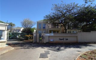 3 Bedroom Apartment in Weltevreden Park