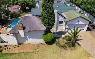 4 Bedroom House in Lombardy East