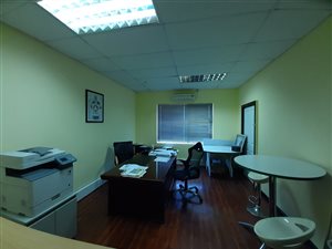 48 m² Commercial space in Southernwood