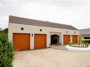 3 Bedroom House in Langebaan North