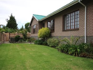 5 Bed House in Eden