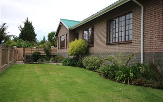 5 Bedroom House in Eden