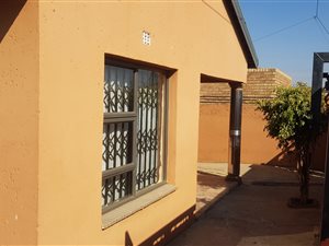 2 Bed House in Jabavu