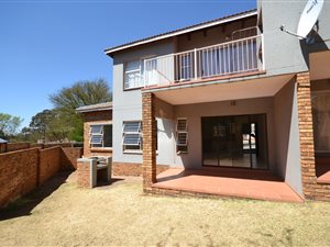 3 Bedroom Townhouse in Roodepoort Central