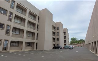 1 Bedroom Apartment in Athlone Park