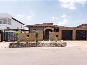 5 Bed House in Crosby