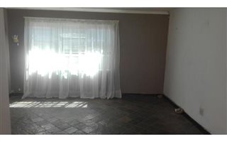 1 Bedroom Garden Cottage in Glen Marais