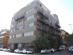 4 Bed Apartment in Jeppestown